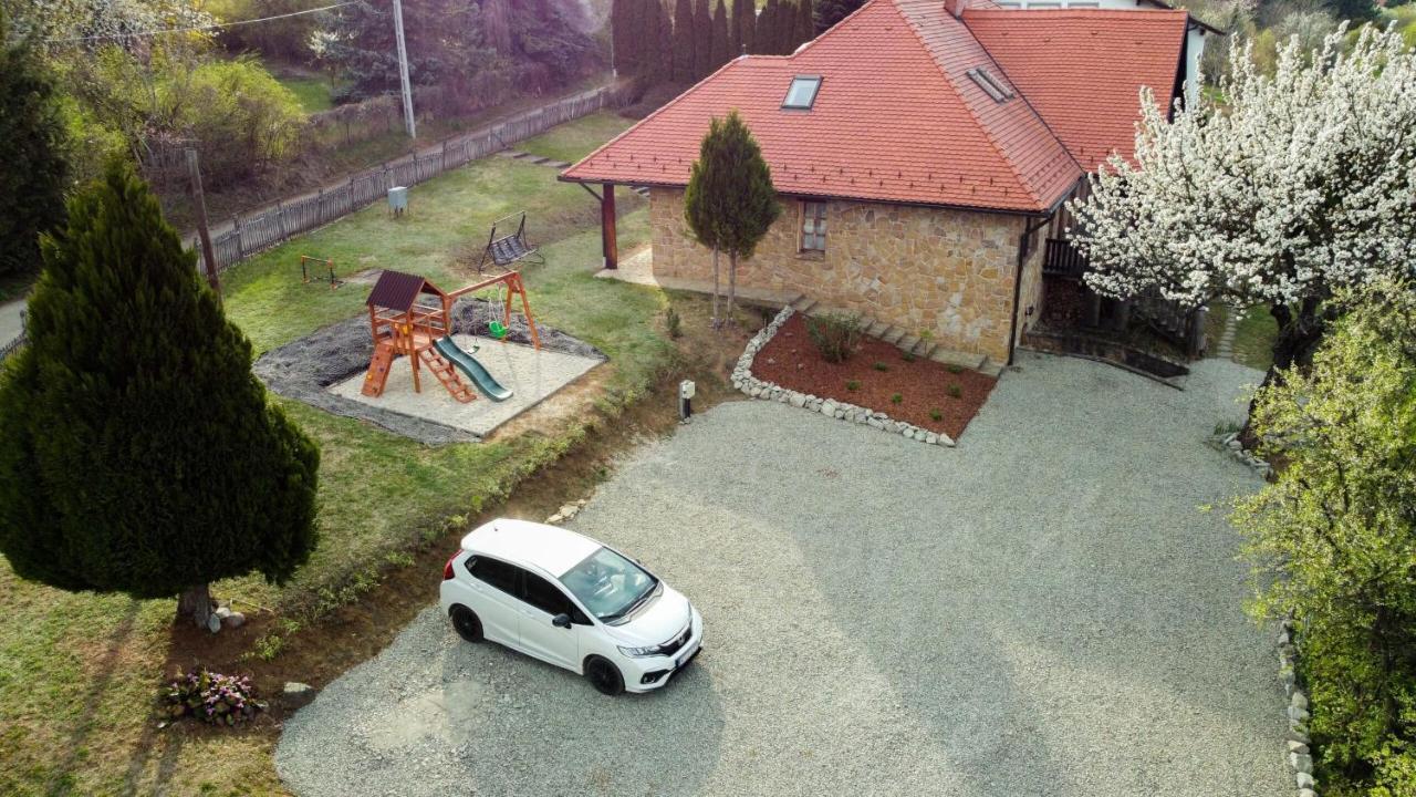 Donauresidenz Apartment Dunabogdany ภายนอก รูปภาพ