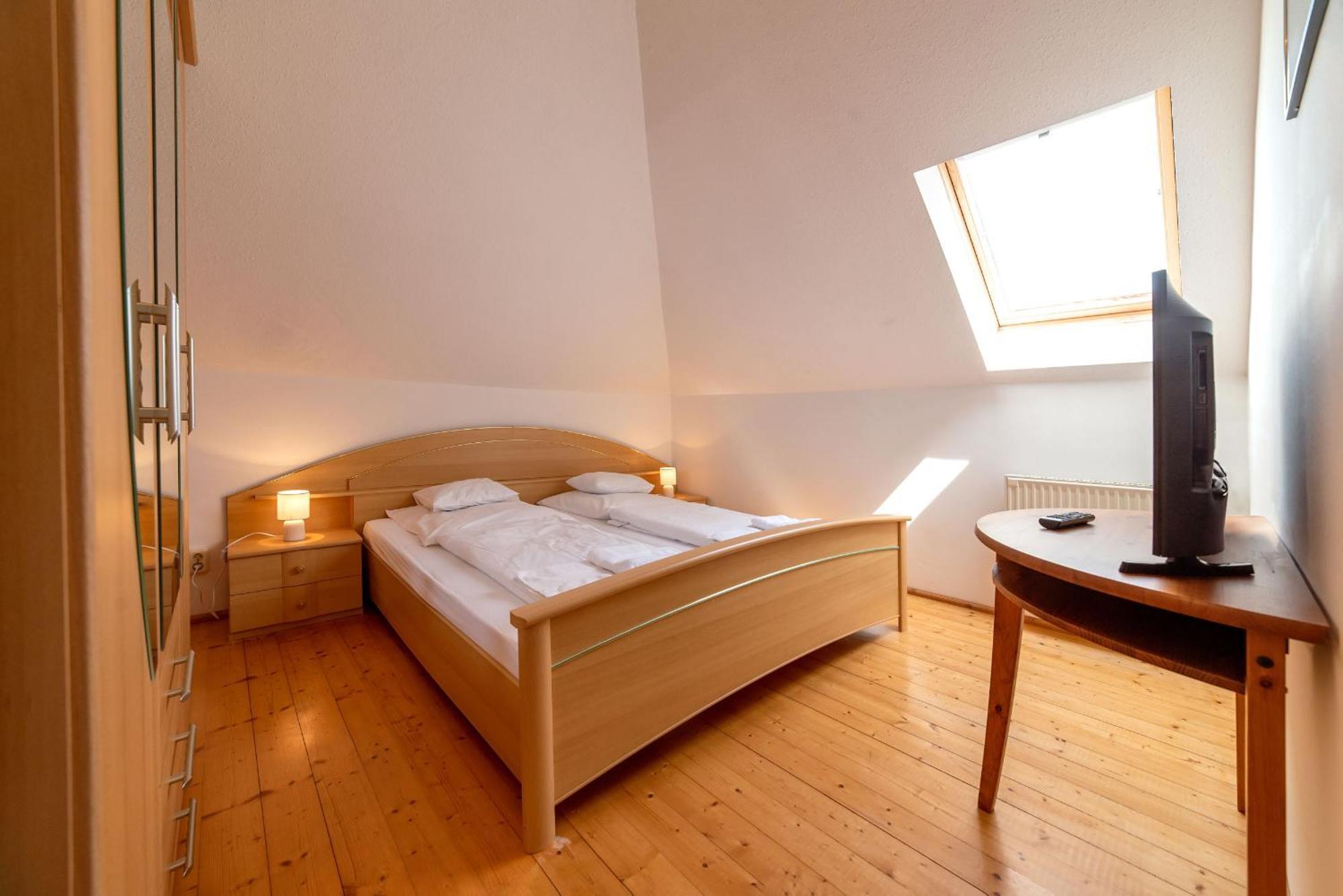 Donauresidenz Apartment Dunabogdany ภายนอก รูปภาพ